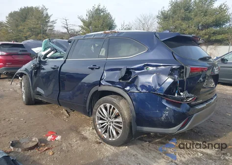 2021 Toyota Highlander Platinum z USA, uszkodzony, nr VIN 5TDFZRBH9MS126402